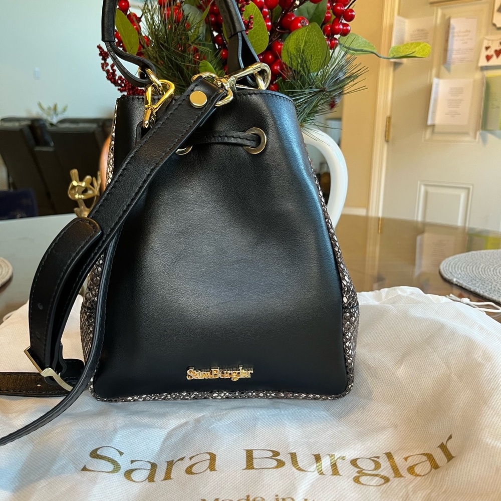 Black Bucket Bag
